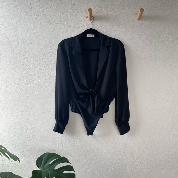 Babaton Tops - Aritzia Babaton Front Tie Silky Bodysuit